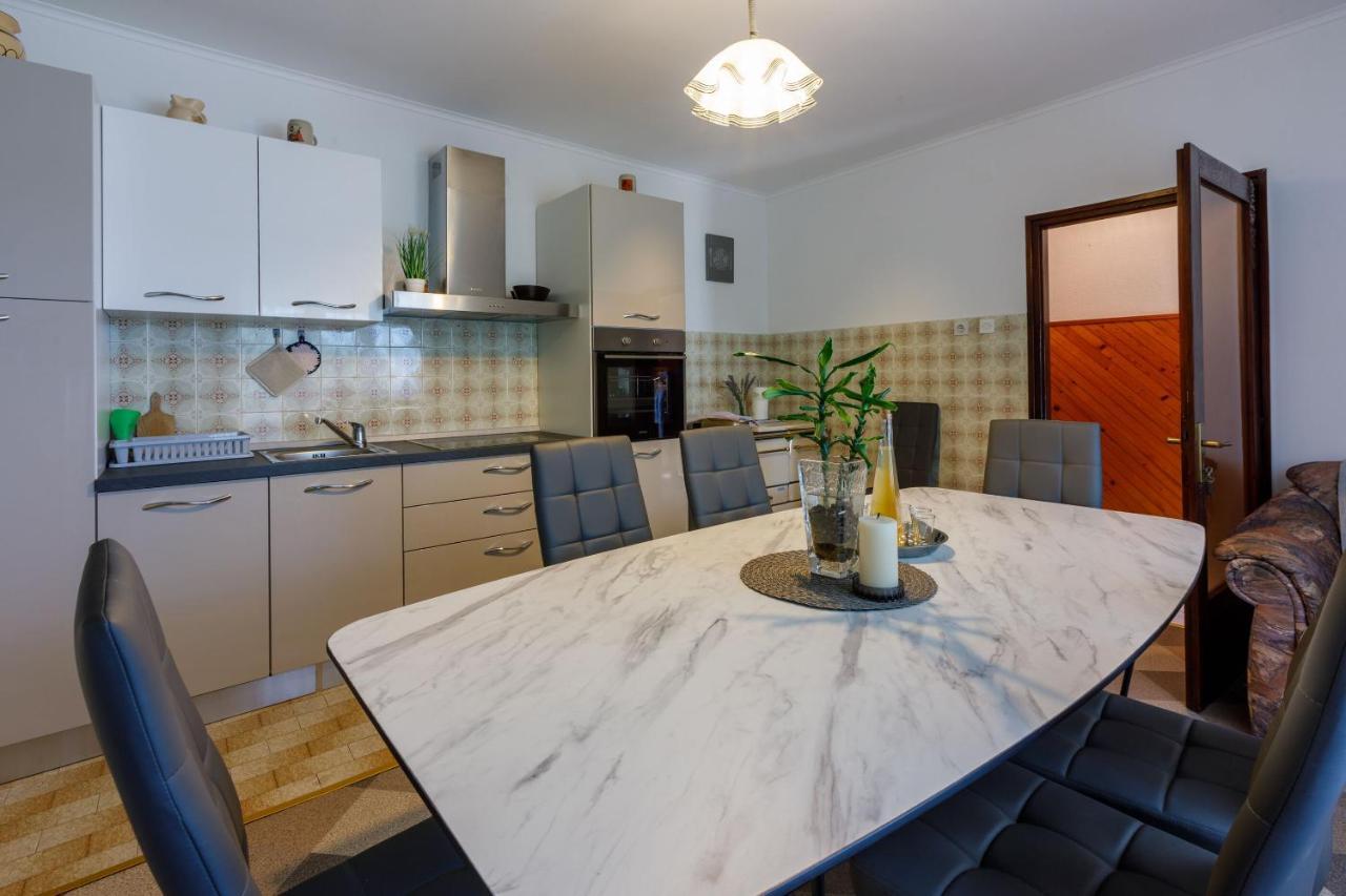 Apartment Leo Nona โนวีวีโนดอลสกี ภายนอก รูปภาพ