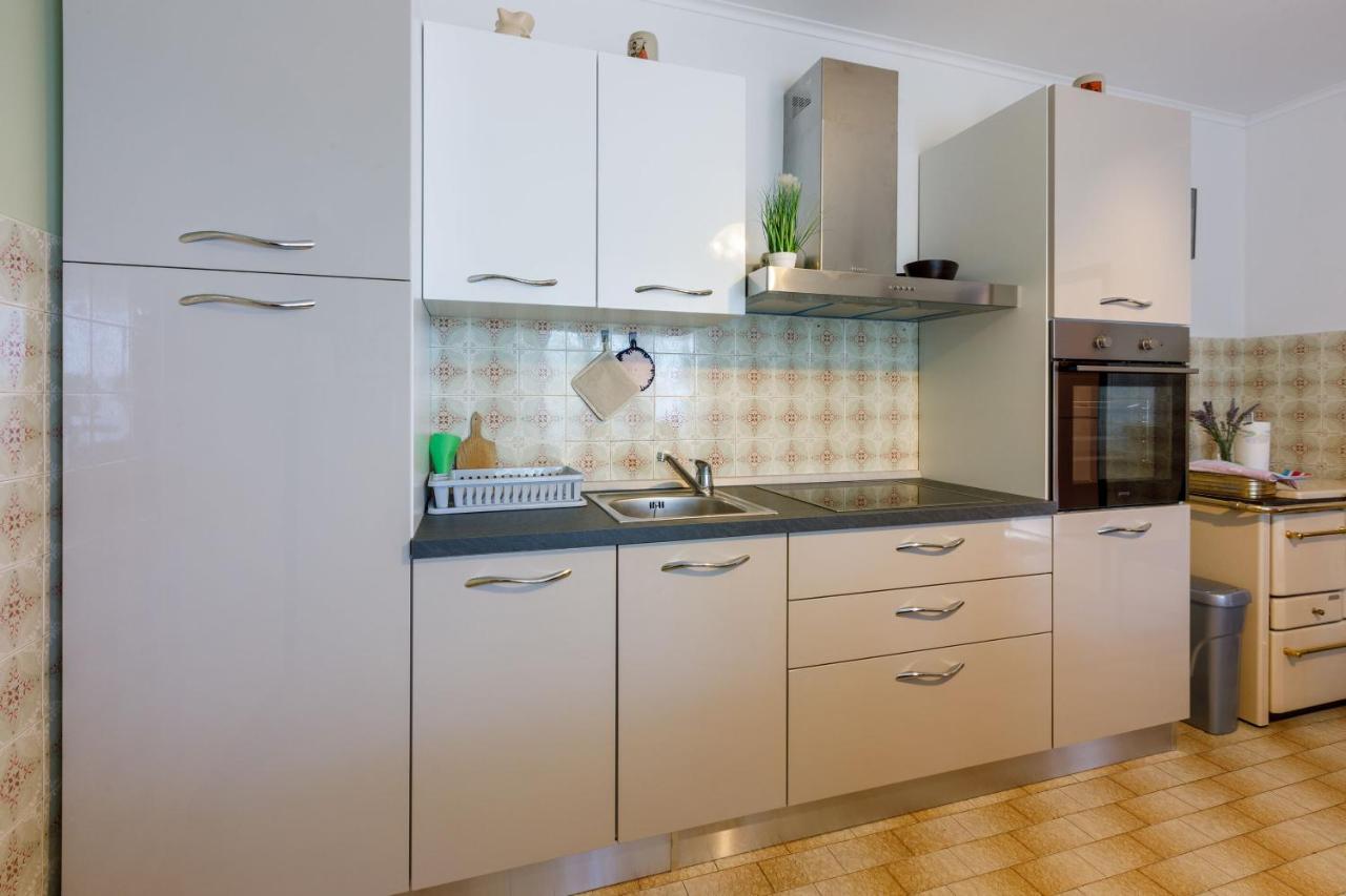 Apartment Leo Nona โนวีวีโนดอลสกี ภายนอก รูปภาพ