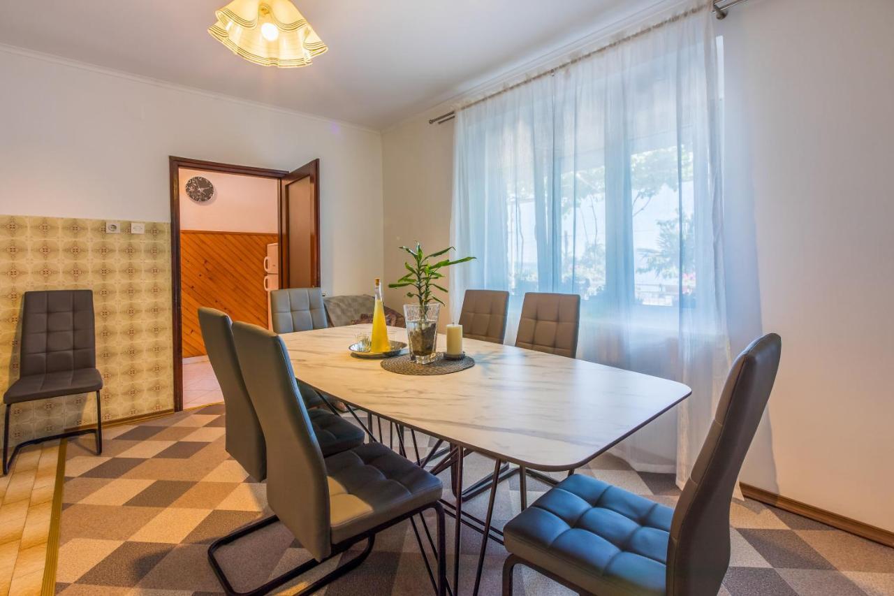 Apartment Leo Nona โนวีวีโนดอลสกี ภายนอก รูปภาพ