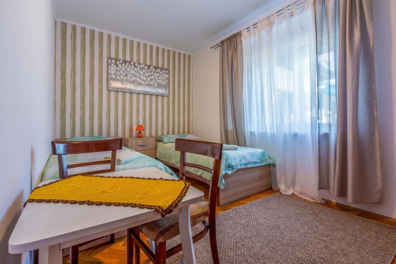 Apartment Leo Nona โนวีวีโนดอลสกี ภายนอก รูปภาพ