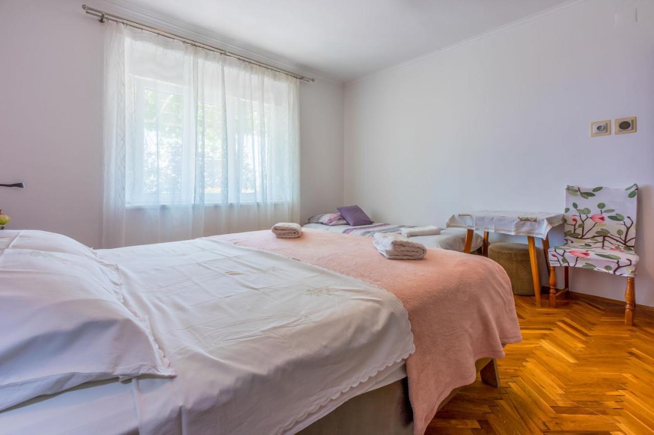 Apartment Leo Nona โนวีวีโนดอลสกี ภายนอก รูปภาพ
